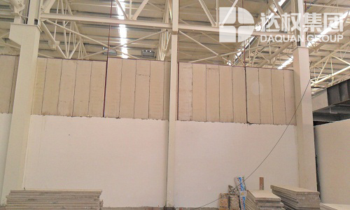 實(shí)心磚墻的落后與輕質(zhì)隔墻板的興起